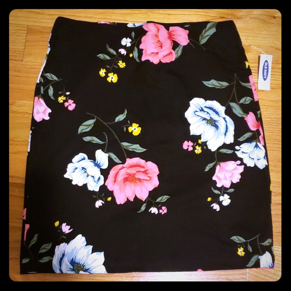 Old navy floral akirt